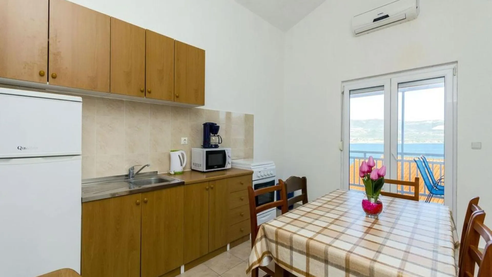 Apartments Tamaris 0*, Slatine Croatia