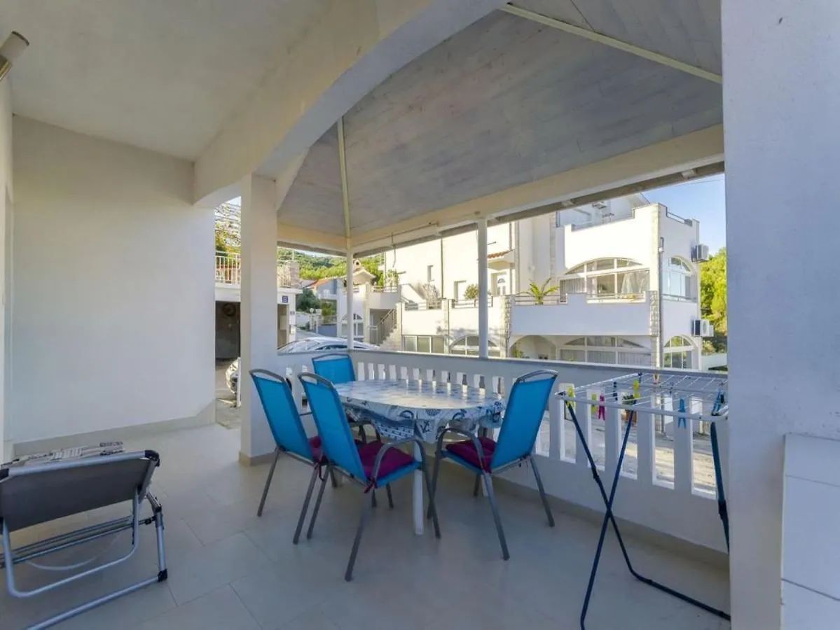 Apartments Tamaris Slatine Croatia