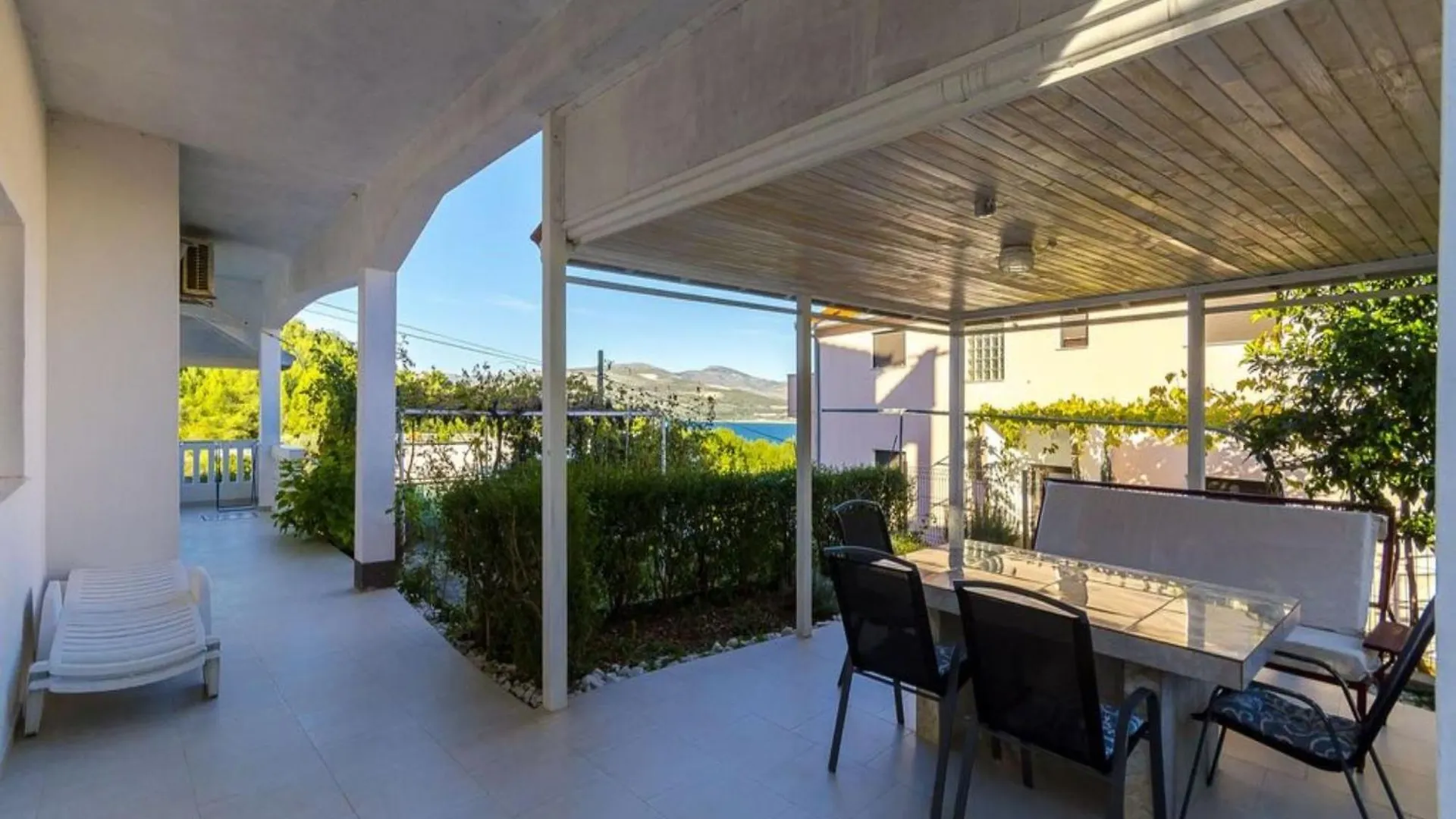 Apartments Tamaris Slatine Croatia